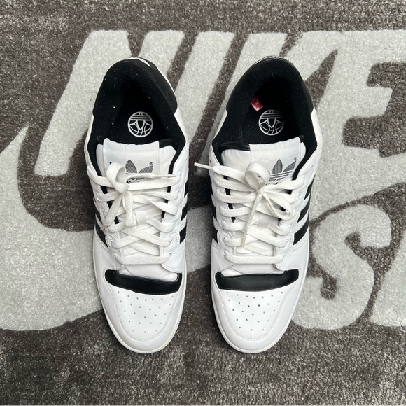 Men’s Adidas Decades size 15 - Picture 6 of 6